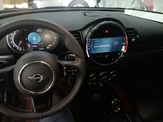 MINI Clubman — Фото автомобиля 9