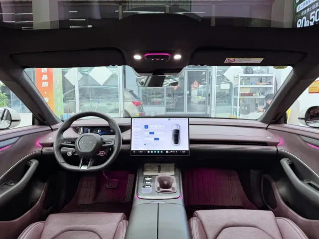 Xiaomi SU7 — Фото автомобиля 10