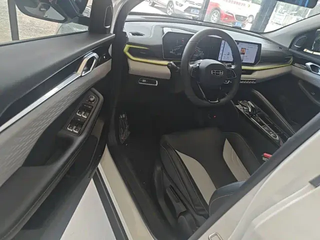 Geely Binyue — Фото автомобиля 15