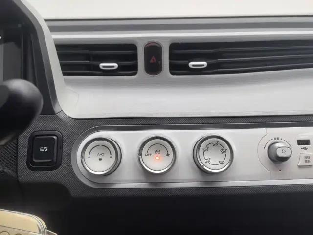 Wuling Hongguang Mini EV — Фото автомобиля 12