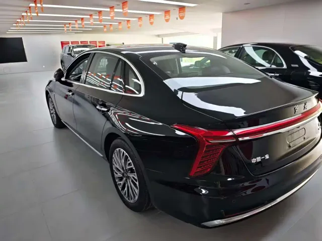 Hongqi H5 — Фото автомобиля 5