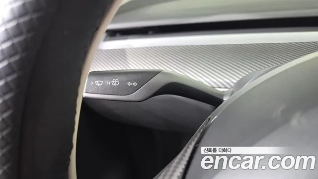 Tesla Model Y — Фото автомобиля 18