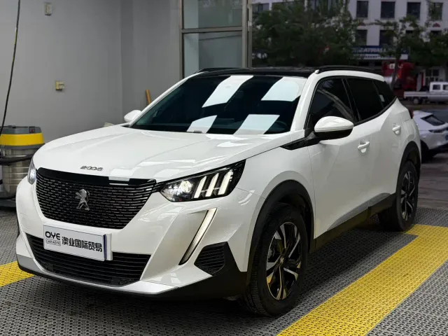 Фотография автомобиля — Peugeot 2008