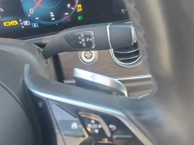 Mercedes-Benz E-Class — Фото автомобиля 16