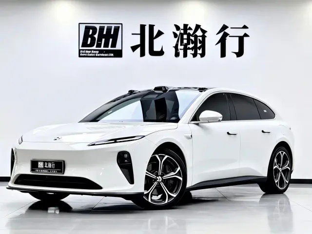 Фотография автомобиля — Nio ET5 Touring