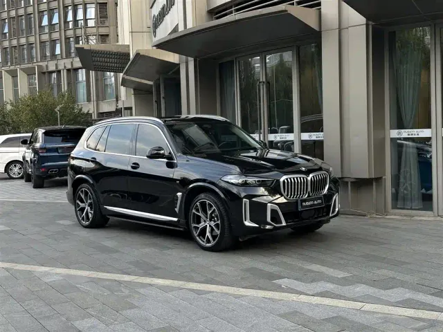 Фотография автомобиля — BMW X5
