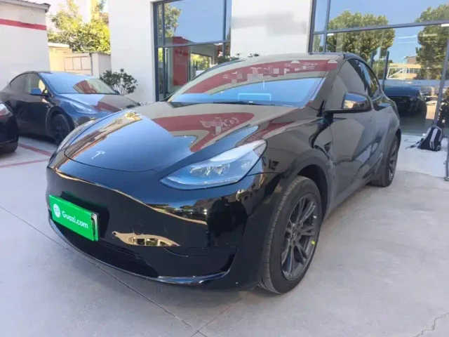 Фотография автомобиля — Tesla Model Y