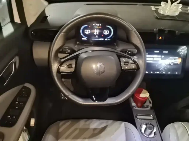 Leapmotor T03 — Фото автомобиля 10