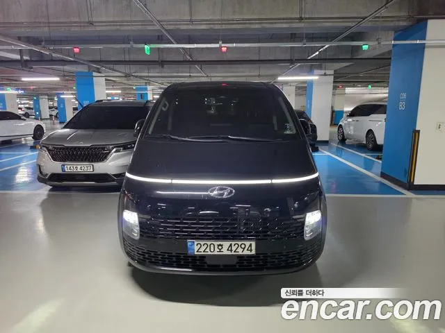 Фотография автомобиля — Hyundai Staria