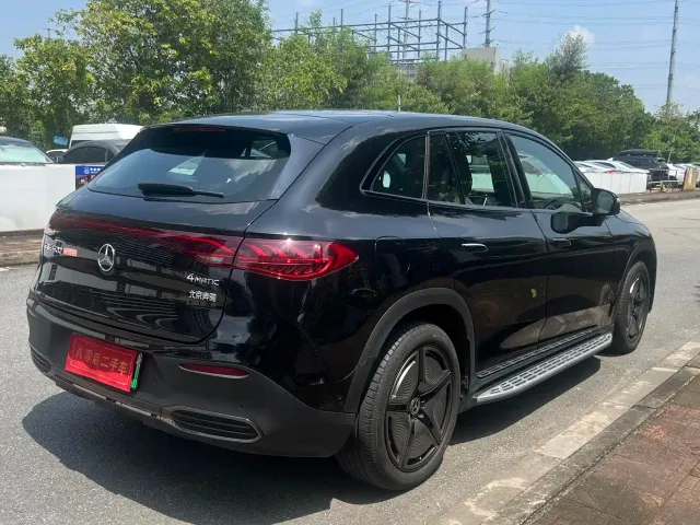 Mercedes-Benz EQE SUV — Фото автомобиля 5