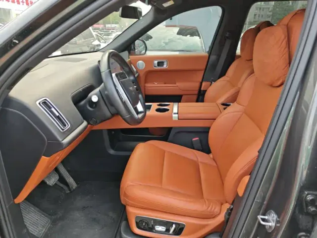 Li Auto L9 — Фото автомобиля 14