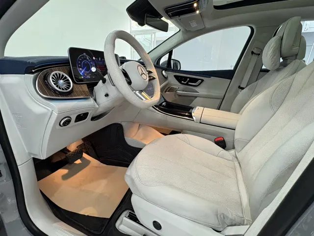 Mercedes-Benz EQE SUV — Фото автомобиля 4