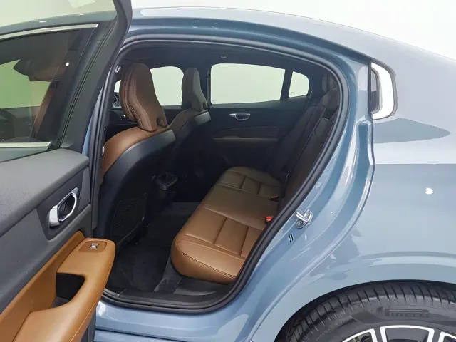 Volvo S60 — Фото автомобиля 16