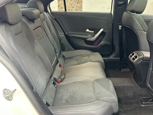 Mercedes-Benz A-Class — Фото автомобиля 12