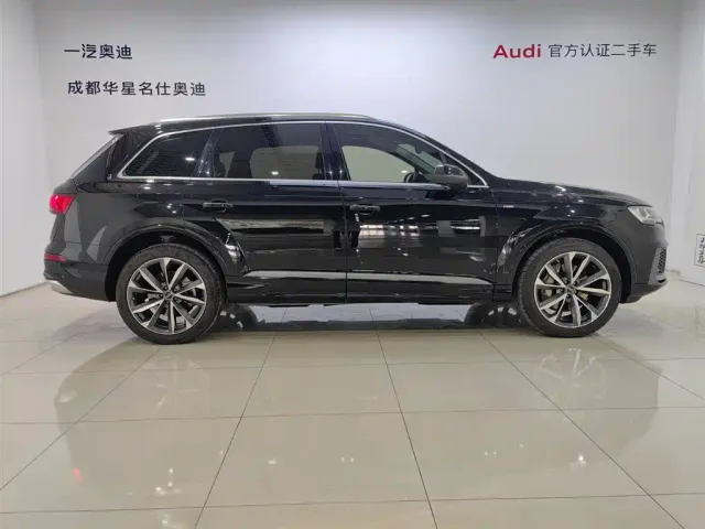 Audi Q7 — Фото автомобиля 3