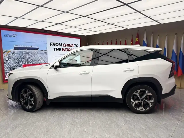 Geely Boyue L — Фото автомобиля 8
