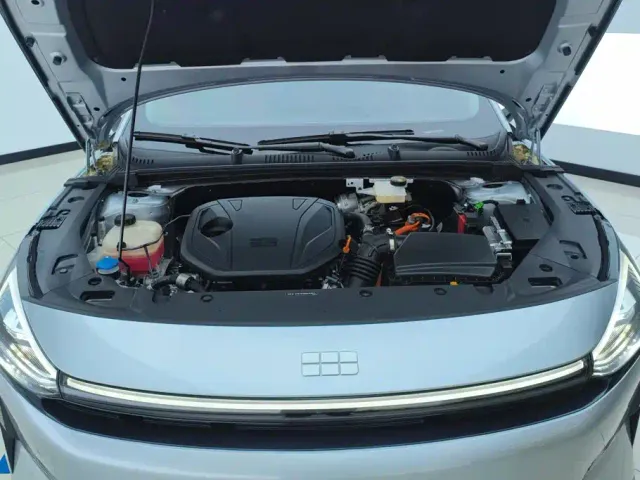 Geely Galaxy L6 — Фото автомобиля 10