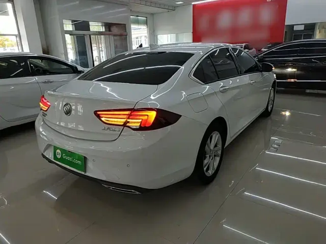 Buick Regal — Фото автомобиля 6