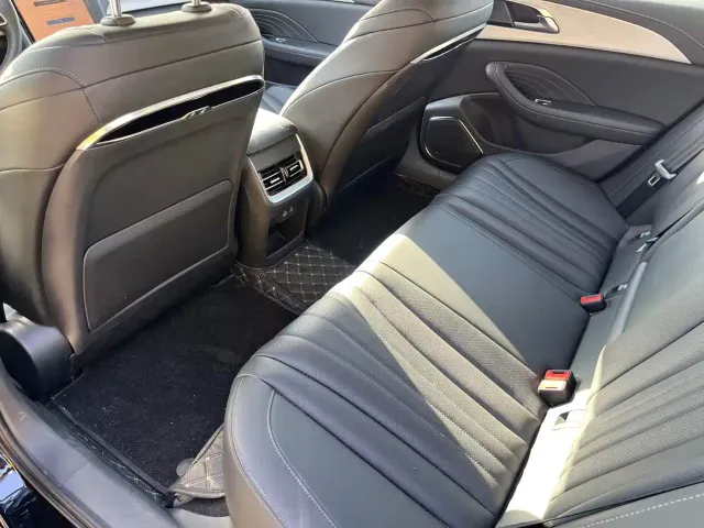 Hongqi H5 PHEV — Фото автомобиля 30