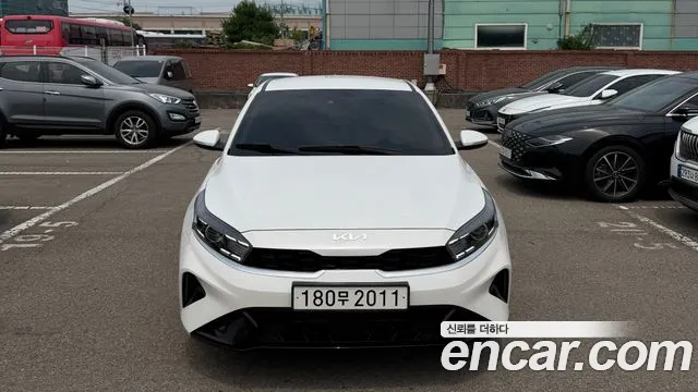 Фотография автомобиля — Kia K3 Generation 2