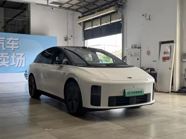 Li Auto i6 — Фото автомобиля 3
