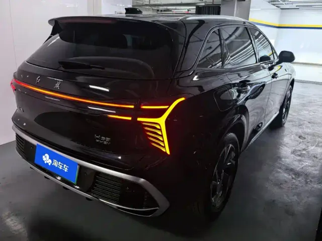 Hongqi HS3 PHEV — Фото автомобиля 3