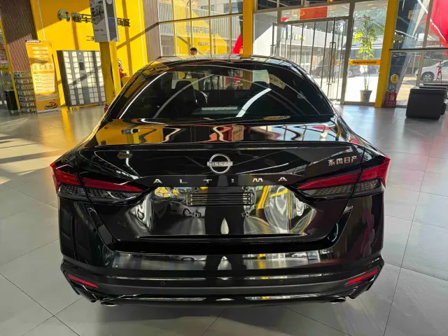 Nissan Teana — Фото автомобиля 8