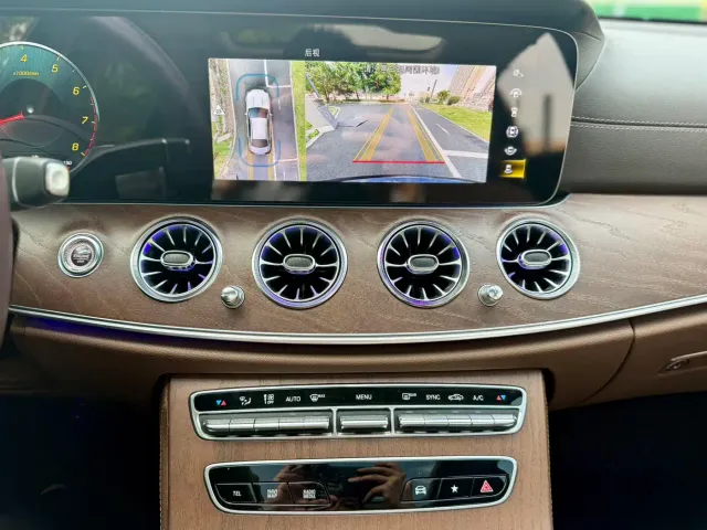 Mercedes-Benz E-Class — Фото автомобиля 10
