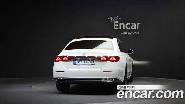 Mercedes-Benz E-Class W214 — Фото автомобиля 3