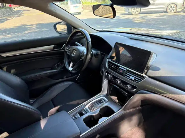 Honda Accord — Фото автомобиля 16