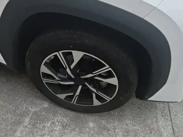 Geely Boyue L 2025 4th Generation 1.5TD DCT Journey Start — Фото автомобиля 6