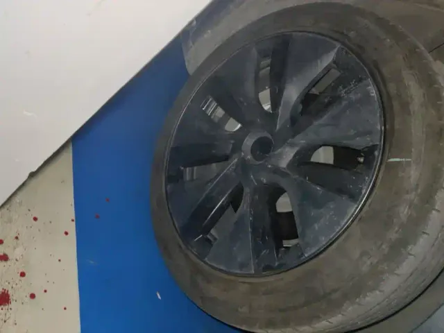 Tesla Model Y — Фото автомобиля 6