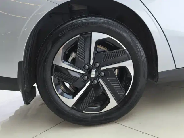 Geely Galaxy L6 — Фото автомобиля 6
