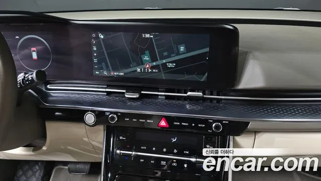 Kia Carnival Generation 4 — Фото автомобиля 11