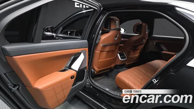 BMW 7 Series G70 — Фото автомобиля 16