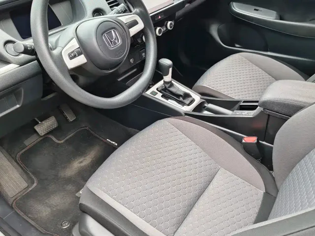 Honda Fit — Фото автомобиля 7