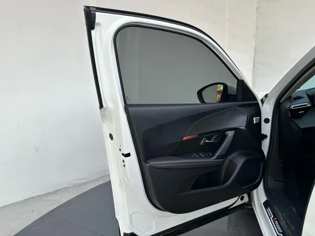 Peugeot 2008 — Фото автомобиля 16