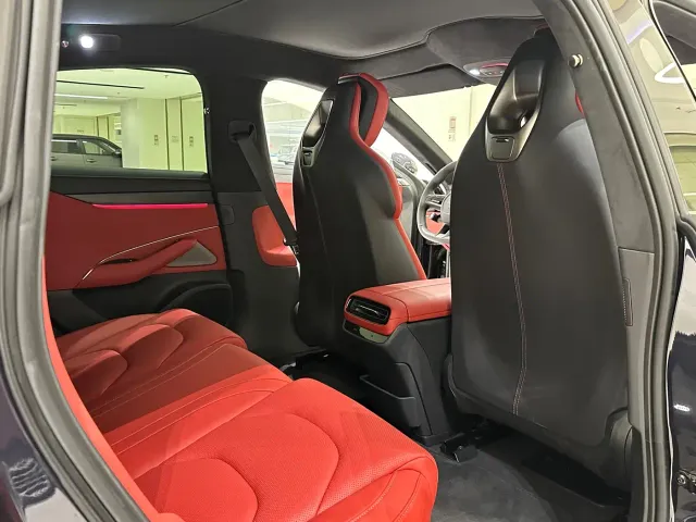 Xiaomi SU7 — Фото автомобиля 15