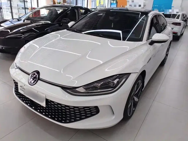 Фотография автомобиля — Volkswagen Lamando