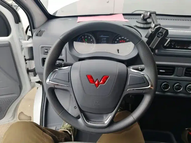 Wuling Yangguang — Фото автомобиля 10