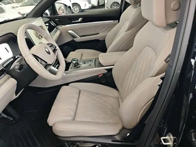 BYD Tang — Фото автомобиля 14