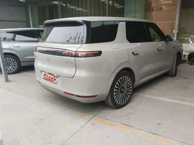 IM Motors LS8 — Фото автомобиля 2