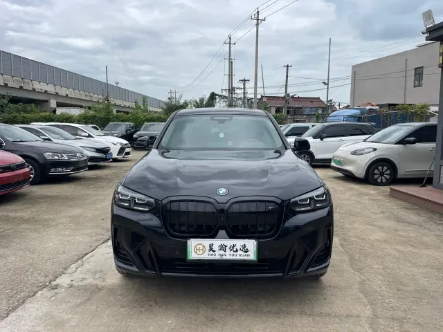 BMW iX3 — Фото автомобиля 3