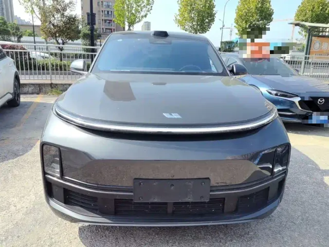 Li Auto L8 — Фото автомобиля 2