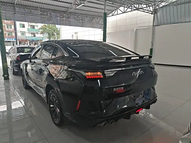 Dongfeng Yixuan — Фото автомобиля 4