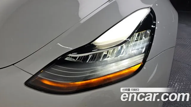 Tesla Model Y — Фото автомобиля 21