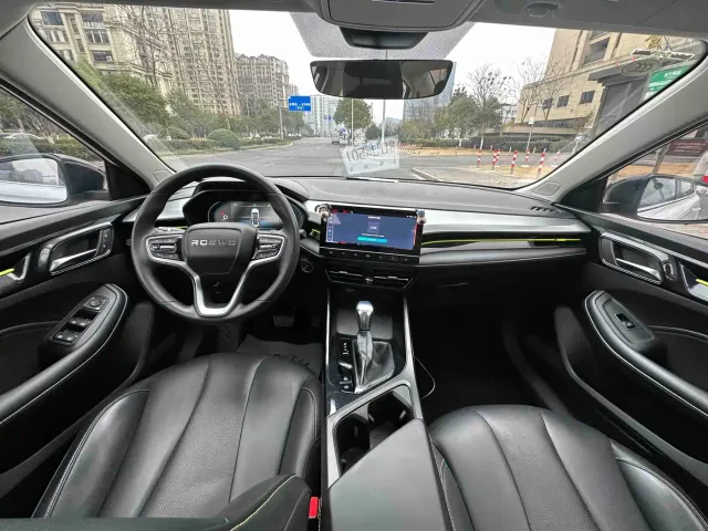 Roewe i5 — Фото автомобиля 10