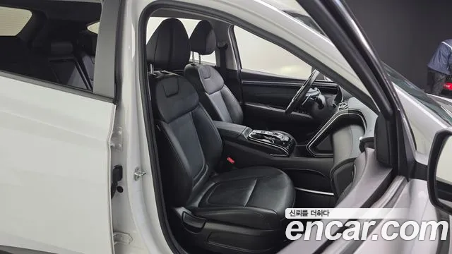 Hyundai Tucson Tucson (NX4) Бензин 1.6 турбо 2WD — Фото автомобиля 12