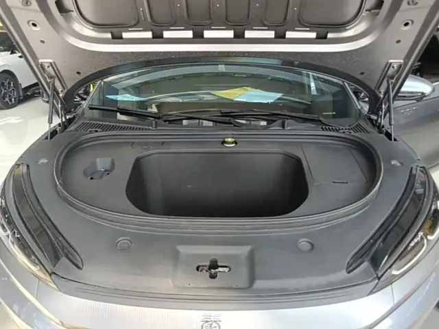 BYD Qin L — Фото автомобиля 19