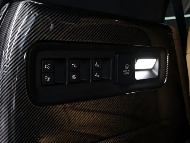 ZEEKR Zeekr 9X 2025 model Ultra Edition 70kWh — Фото автомобиля 22